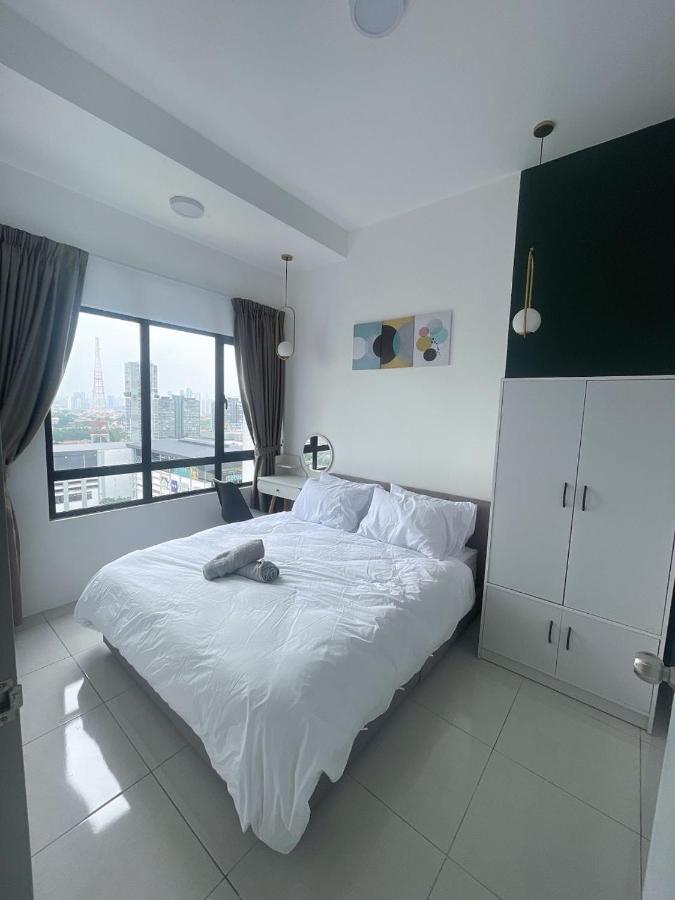 Comfy Wifi Place @manjalara 5min To Desa Park Kuala Lumpur