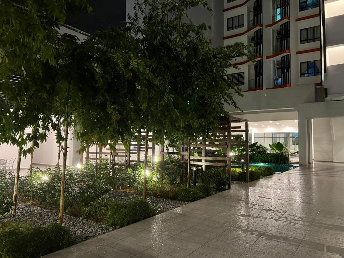 Pangsapuri Comfy Wifi Place @manjalara 5min To Desa Park Kuala Lumpur